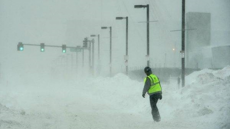 Tuyết rơi dày đặc tại nhiều nơi, Nhật Bản ban hành hàng loạt cảnh báo